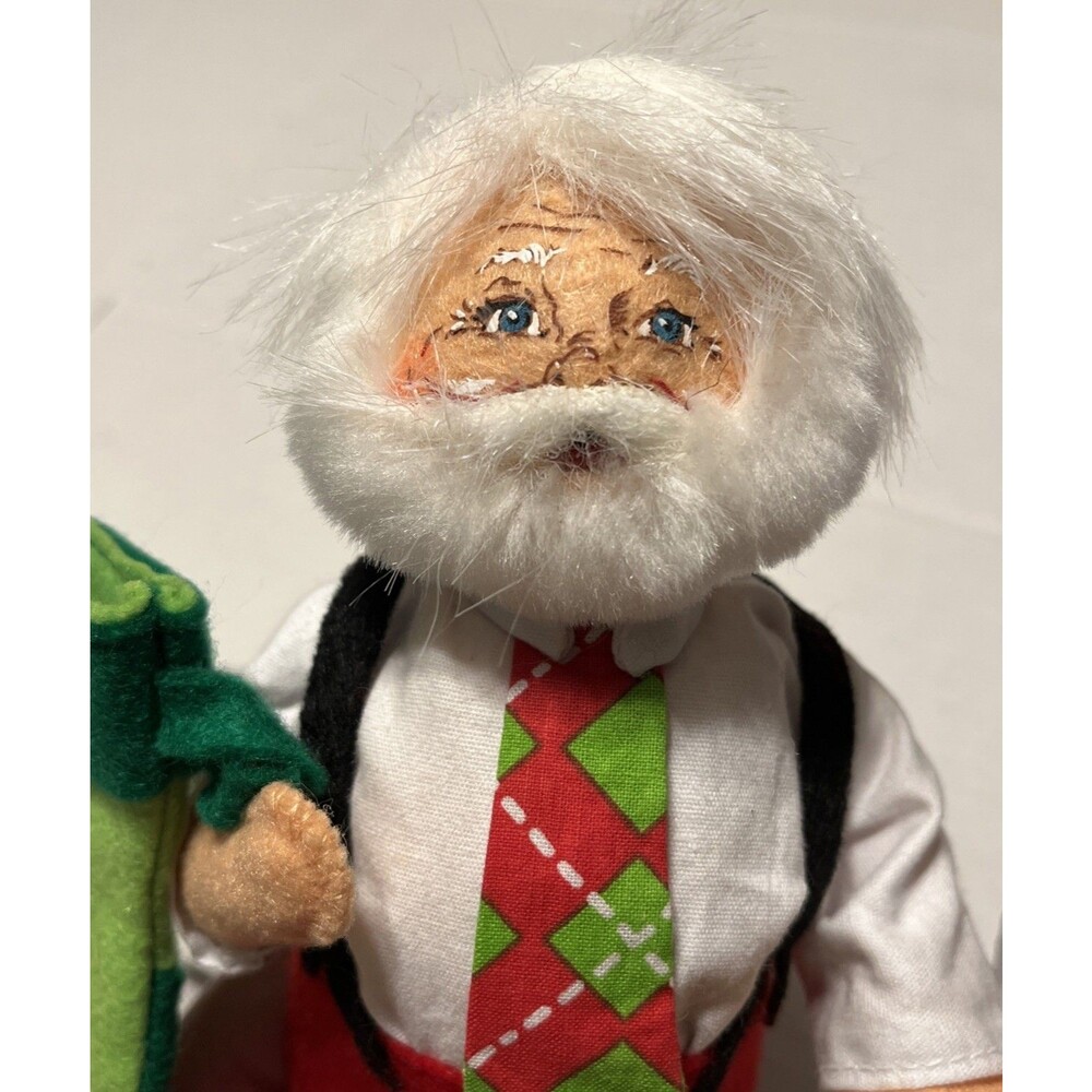 Annalee Christmas 2014 Santa Claus Doll 9" Holding Green Stocking Argyle Tie